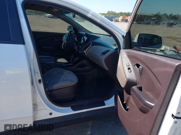 2015 Hyundai Tucson GLS with VIN KM8JT3AF9FU013178, listed as a IAAI auction lot 41846200 with 143,711 mi miles and . Bid and sale history available at DreamBid. Image 5.