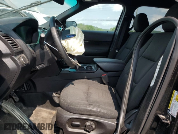 2017 Ford Police Interceptor Utility с VIN 1FM5K8AR2HGA17456, выставлен на аукционе Copart как лот 60362045 с пробегом 192 928 миль миль и Списание • Salvage title. История ставок и продаж доступна на DreamBid. Изображение 7.