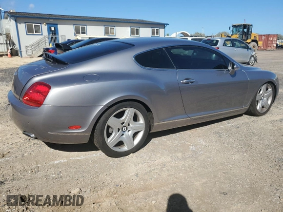 2005 Bentley Continental GT GT z VIN SCBCR63W85C027848, wystawiony jako Copart lot #53891185 z przebiegiem 69 216 mil mil oraz Czysty tytuł • Clean title. Historia ofert i sprzedaży dostępna na DreamBid. Obrazek 3.