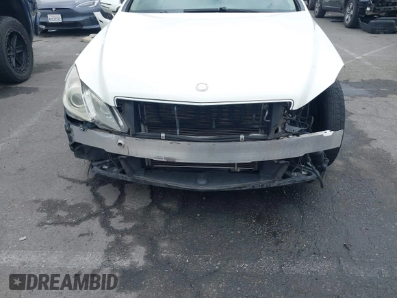 2010 Mercedes-Benz E E 350 with VIN WDDKJ5GB0AF005357, listed as a IAAI auction lot 42020474 with 133,117 mi miles. Bid and sale history available at carsss.com. Image 6.