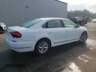 2017 Volkswagen Passat S z VIN 1VWAT7A33HC033174, wystawiony jako Copart lot #57341605 z przebiegiem 197 560 mil mil oraz Szkoda całkowita • Salvage title. Historia ofert i sprzedaży dostępna na DreamBid. Obrazek 3.