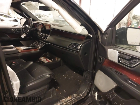 2021 Lincoln Navigator Reserve z VIN 5LMJJ2LT3MEL11572, wystawiony jako IAAI lot #41615607 z przebiegiem 94 792 mil mil oraz . Historia ofert i sprzedaży dostępna na DreamBid. Obrazek 5.