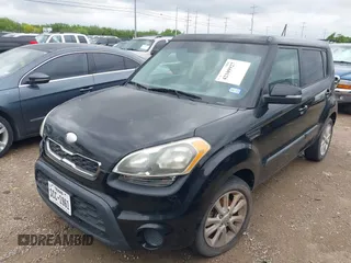 2013 Kia Soul ! with VIN KNDJT2A62D7481943, listed as a IAAI auction lot 42109927 with 148,118 mi miles. Bid and sale history available at carsss.com. Image 2.