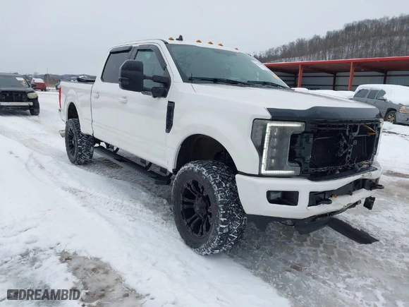 2019 Ford Super Duty F-250 SRW XL with VIN 1FT7W2BTXKEE81526, listed as a IAAI auction lot 41322946 with 37,948 mi miles. Bid and sale history available at carsss.com. Image 1.