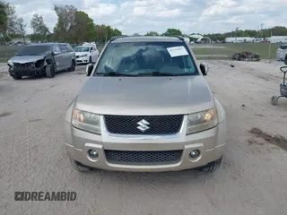 2008 Suzuki Grand Vitara Luxury z VIN JS3TD947384100130, wystawiony jako IAAI lot #41713955 z przebiegiem 180 631 mil mil oraz . Historia ofert i sprzedaży dostępna na DreamBid. Obrazek 6.