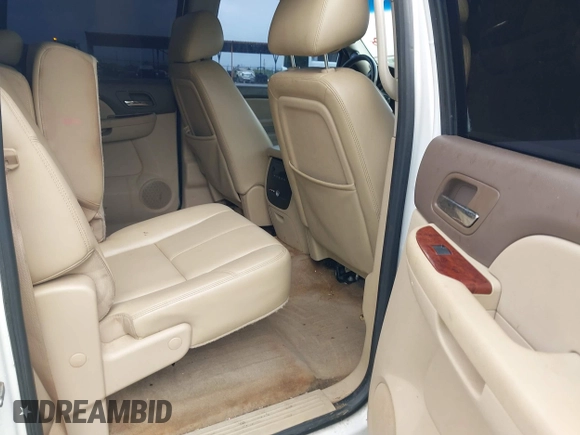 2010 GMC Sierra 1500 SLT z VIN 3GTRKWE37AG184132, wystawiony jako IAAI lot #42106936 z przebiegiem 243 711 mil mil oraz . Historia ofert i sprzedaży dostępna na DreamBid. Obrazek 8.