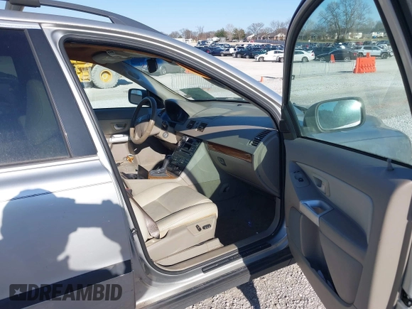 2006 Volvo XC90 2.5L Turbo with VIN YV4CZ592661278664, listed as a IAAI auction lot 41696894 with 182,329 mi miles. Bid and sale history available at carsss.com. Image 5.