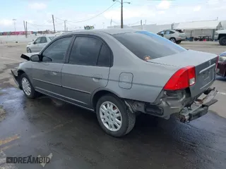 2005 Honda Civic Sdn LX with VIN 2HGES16535H633511, listed as a IAAI auction lot 42055256 with 184,648 mi miles. Bid and sale history available at carsss.com. Image 3.