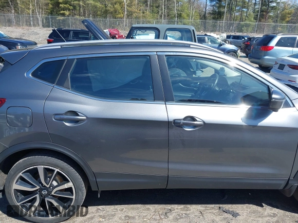 2017 Nissan Rogue SL with VIN JN1BJ1CR8HW118279, listed as a IAAI auction lot 41879325 with 38,780 mi miles and . Bid and sale history available at DreamBid. Image 13.