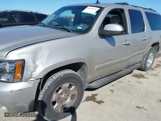 2007 Chevrolet Suburban LTZ with VIN 3GNFC16037G200947, listed as a IAAI auction lot 41699274 with 217,182 mi miles. Bid and sale history available at carsss.com. Image 6.