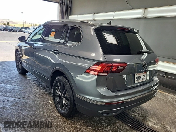 2024 Volkswagen Tiguan SE with VIN 3VV3B7AX5RM107598, listed as a IAAI auction lot 42796418 with 25,762 mi miles and . Bid and sale history available at DreamBid. Image 24.