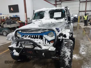 2013 Jeep Wrangler Unlimited Sport z VIN 1C4BJWDG3DL628784, wystawiony jako IAAI lot #41311183 z przebiegiem 125 118 mil mil oraz . Historia ofert i sprzedaży dostępna na DreamBid. Obrazek 12.