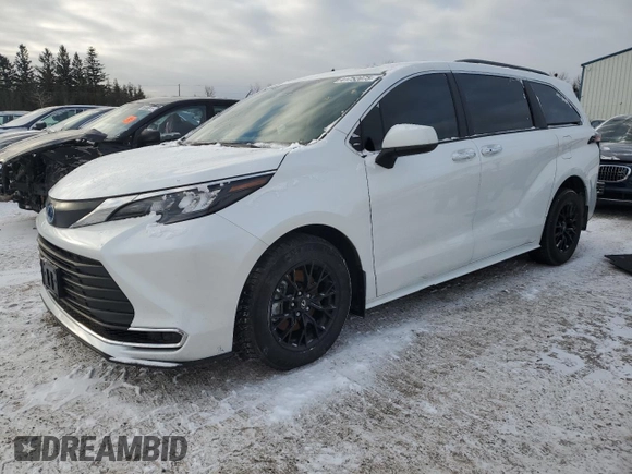 2024 Toyota Sienna LE with VIN 5TDGRKEC8RS223433, listed as a Copart auction lot 41752075 with 9,252 mi miles and Clean Title. Bid and sale history available at carsss.com. Image 1.
