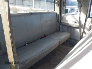 2004 Ford Super Duty F-250 XL with VIN 1FTNX20L44EC45528, listed as a IAAI auction lot 41598042 with 2,163,017 mi miles. Bid and sale history available at carsss.com. Image 8.