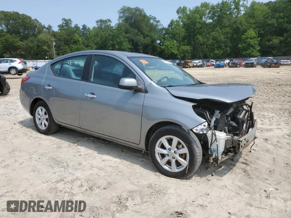 2012 Nissan Versa SV z VIN 3N1CN7AP6CL858151, wystawiony jako Copart lot #59192435 z przebiegiem 134 490 mil mil oraz Szkoda całkowita • Salvage title. Historia ofert i sprzedaży dostępna na DreamBid. Obrazek 4.