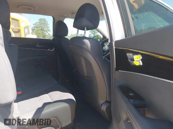 2019 Kia Sorento L z VIN 5XYPG4A37KG511454, wystawiony jako IAAI lot #42088735 z przebiegiem 157 599 mil mil oraz . Historia ofert i sprzedaży dostępna na DreamBid. Obrazek 8.