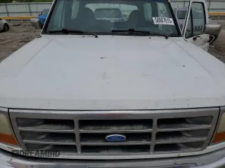 1996 Ford Bronco XL z VIN 1FMEU15N7TLB20204, wystawiony jako Copart lot #58887615 z przebiegiem 214 944 mil mil oraz Czysty tytuł • Clean title. Historia ofert i sprzedaży dostępna na DreamBid. Obrazek 12.
