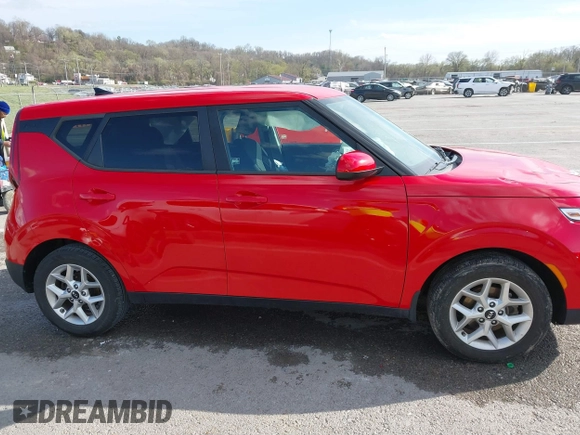 2020 Kia Soul S with VIN KNDJ23AUXL7085510, listed as a IAAI auction lot 41885461 with 43,611 mi miles and . Bid and sale history available at DreamBid. Image 13.