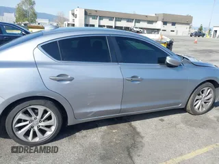 2018 Acura ILX with VIN 19UDE2F3XJA005235, listed as a IAAI auction lot 41842272 with 36,304 mi miles. Bid and sale history available at carsss.com. Image 17.