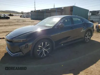 2023 Toyota Crown XLE z VIN JTDAAAAF6P3014634, wystawiony jako Copart lot #51797105 z przebiegiem 17 764 mil mil oraz Szkoda całkowita • Salvage title. Historia ofert i sprzedaży dostępna na DreamBid. Obrazek 1.
