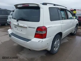 2004 Toyota Highlander with VIN JTEDP21A740028377, listed as a IAAI auction lot 41945237 with 206,315 mi miles. Bid and sale history available at carsss.com. Image 4.