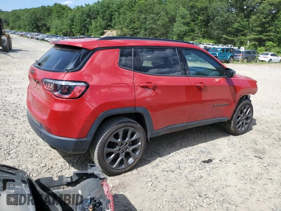 2021 Jeep Compass 80th Anniversary z VIN 3C4NJDEB3MT549544, wystawiony jako Copart lot #62273215 z przebiegiem 35 488 mil mil oraz Szkoda całkowita • Salvage title. Historia ofert i sprzedaży dostępna na DreamBid. Obrazek 3.