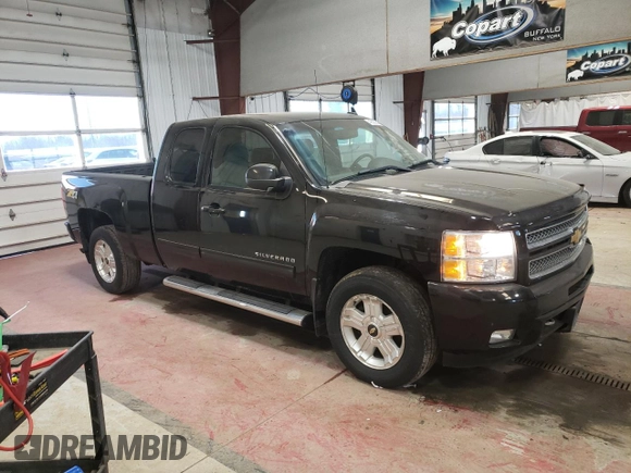 2013 Chevrolet Silverado 1500 LTZ with VIN 1GCRKTE72DZ414083, listed as a Copart auction lot 49009385 with 180,241 mi miles and Salvage Title. Bid and sale history available at DreamBid. Image 4.