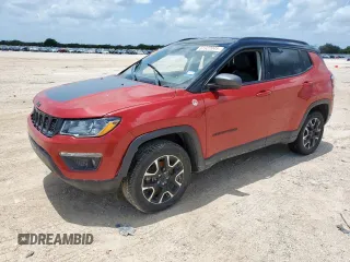 2020 Jeep Compass Trailhawk z VIN 3C4NJDDB5LT177298, wystawiony jako Copart lot #61922045 z przebiegiem 108 619 mil mil oraz Szkoda całkowita • Salvage title. Historia ofert i sprzedaży dostępna na DreamBid. Obrazek 1.