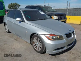 2006 BMW 3 Series 325i с VIN WBAVB13506PT19764, выставлен на аукционе IAAI как лот 42826837 с пробегом 184 685 миль миль и . История ставок и продаж доступна на DreamBid. Изображение 1.