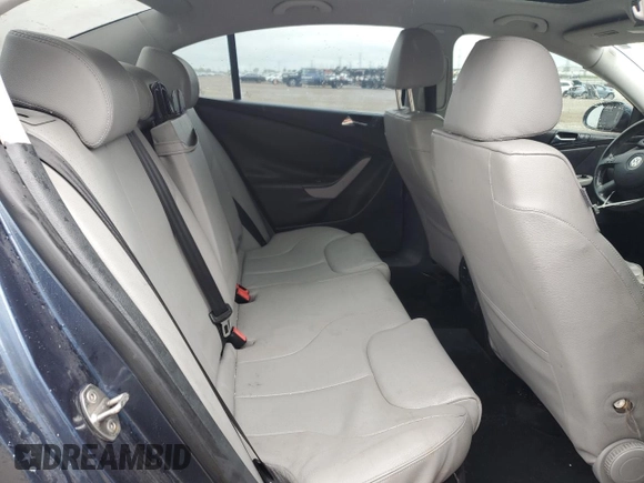 2007 Volkswagen Passat Wolfsburg Edition z VIN WVWAK73C47P140065, wystawiony jako Copart lot #57524315 z przebiegiem 189 924 mil mil oraz Szkoda całkowita • Salvage title. Historia ofert i sprzedaży dostępna na DreamBid. Obrazek 10.