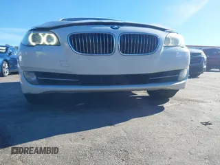 2013 BMW 5 Series 528i with VIN WBAXG5C53DD232909, listed as a IAAI auction lot 41620696 with 181,375 mi miles and . Bid and sale history available at carsss.com. Image 6.