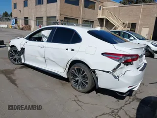 2018 Toyota Camry LE z VIN 4T1B11HKXJU146770, wystawiony jako IAAI lot #41708233 z przebiegiem 106 172 mil mil oraz . Historia ofert i sprzedaży dostępna na DreamBid. Obrazek 3.