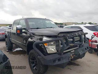 2013 Ford F-250 XL z VIN 1FT7W2BTXDEB50500, wystawiony jako IAAI lot #42471375 z przebiegiem 160 461 mil mil oraz . Historia ofert i sprzedaży dostępna na DreamBid. Obrazek 1.