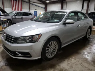 2016 Volkswagen Passat SE z VIN 1VWBT7A38GC024909, wystawiony jako Copart lot #56113765 z przebiegiem 30 096 mil mil oraz Szkoda całkowita • Salvage title. Historia ofert i sprzedaży dostępna na DreamBid. Obrazek 1.