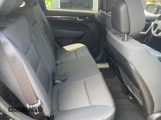 2013 Kia Sorento LX with VIN 5XYKTCA65DG324775, listed as a Copart auction lot 63433705 with 128,031 mi miles and Clean title. Bid and sale history available at DreamBid. Image 6.