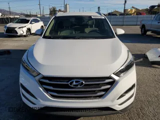 2017 Hyundai Tucson SE with VIN KM8J33A40HU493628, listed as a Copart auction lot 80683164 with 71,374 mi miles and Salvage Title. Bid and sale history available at DreamBid. Image 5.