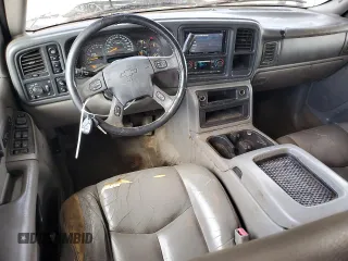 2005 Chevrolet Suburban Z71 with VIN 3GNFK16ZX5G166830, listed as a Copart auction lot 62769755 with 430,459 mi miles and Salvage title. Bid and sale history available at DreamBid. Image 8.