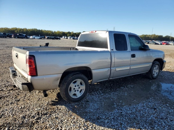 2005 Chevrolet Silverado 1500 LT with VIN 2GCEC19T751225768, listed as a Copart auction lot 79506054 with 212,068 mi miles and Salvage Title. Bid and sale history available at carsss.com. Image 3.