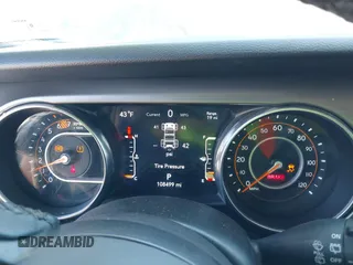 2020 Jeep Wrangler Unlimited Sport S z VIN 1C4HJXDN9LW323205, wystawiony jako IAAI lot #41879292 z przebiegiem 108 499 mil mil oraz . Historia ofert i sprzedaży dostępna na DreamBid. Obrazek 7.