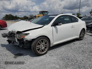 2010 Scion tC z VIN JTKDE3B72A0311339, wystawiony jako Copart lot #55721975 z przebiegiem 133 818 mil mil oraz Szkoda całkowita • Salvage title. Historia ofert i sprzedaży dostępna na DreamBid. Obrazek 1.