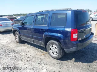 2016 Jeep Patriot Sport with VIN 1C4NJPBBXGD676520, listed as a IAAI auction lot 41969854 with 184,945 mi miles. Bid and sale history available at carsss.com. Image 3.