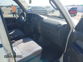 1998 Isuzu Trooper S with VIN JACDJ58X0W7913434, listed as a IAAI auction lot 41690061 with 208,306 mi miles and . Bid and sale history available at DreamBid. Image 5.