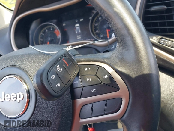 2017 Jeep Cherokee Limited with VIN 1C4PJMDS2HD239018, listed as a IAAI auction lot 42254356 with 129,673 mi miles and . Bid and sale history available at DreamBid. Image 11.