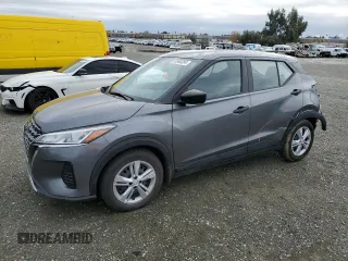 2022 Nissan Kicks S with VIN 3N1CP5BVXNL513591, listed as a Copart auction lot 81993284 with 33,625 mi miles and Salvage Title. Bid and sale history available at carsss.com. Image 1.