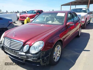 2005 Mercedes-Benz E-Class 3.2L with VIN WDBUF65J15A637760, listed as a IAAI auction lot 41842173 with 97,439 mi miles. Bid and sale history available at carsss.com. Image 2.