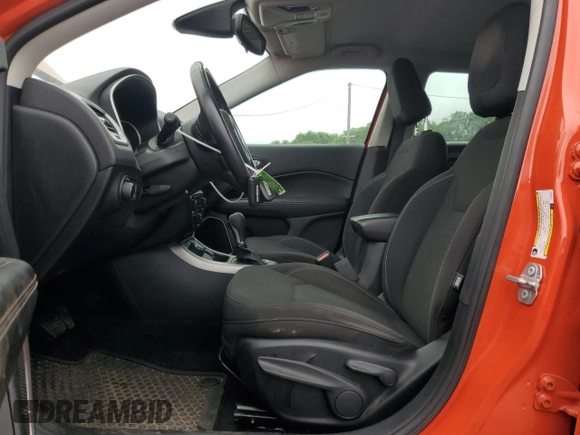 2018 Jeep Compass Sport с VIN 3C4NJDAB2JT356335, выставлен на аукционе Copart как лот 61279735 с пробегом 88 731 миль миль и Списание • Salvage title. История ставок и продаж доступна на DreamBid. Изображение 7.