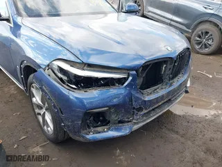 2019 BMW X5 xDrive40i with VIN 5UXCR6C59KLL01086, listed as a IAAI auction lot 41435075 with 46,177 mi miles. Bid and sale history available at carsss.com. Image 6.
