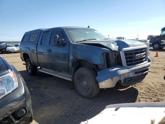2008 GMC Sierra 2500HD SLE2 with VIN 1GTHK29K68E164123, listed as a Copart auction lot 89305465 with 219,791 mi miles and Salvage Title. Bid and sale history available at carsss.com. Image 4.