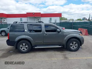 2005 Nissan Pathfinder SE z VIN 5N1AR18W25C701343, wystawiony jako IAAI lot #42209613 z przebiegiem 231 149 mil mil oraz . Historia ofert i sprzedaży dostępna na DreamBid. Obrazek 13.