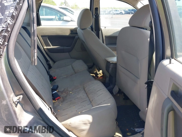 2009 Ford Focus SE with VIN 1FAHP35N19W246382, listed as a IAAI auction lot 42043020 with 197,707 mi miles. Bid and sale history available at carsss.com. Image 8.